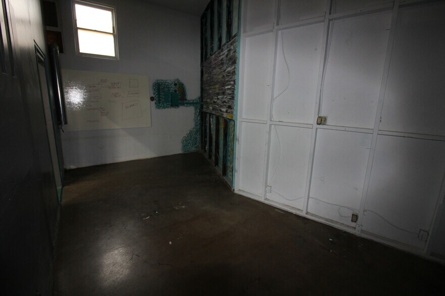 More Photos Of 3780 Mission Blvd, San Diego General Retail For Lease