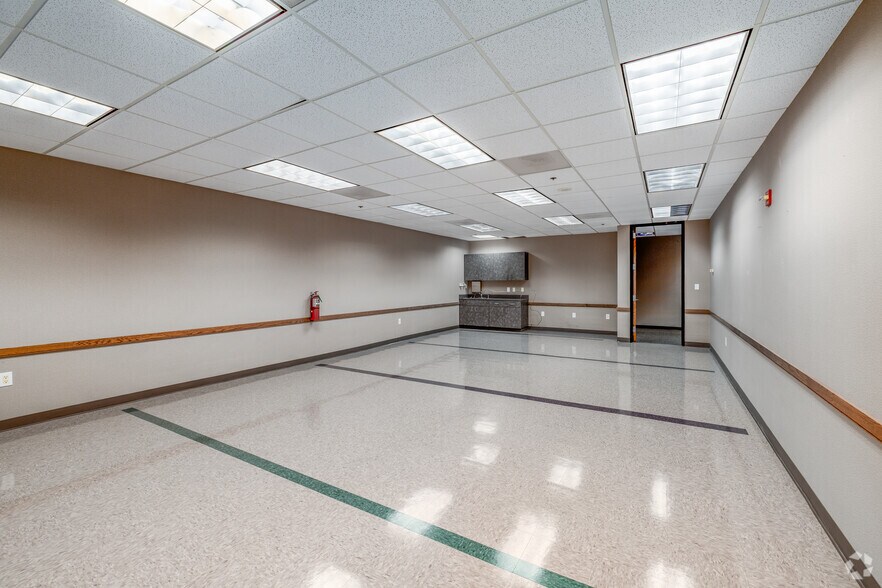 More Photos Of 1 W 3rd St, Tulsa Unknown For Lease