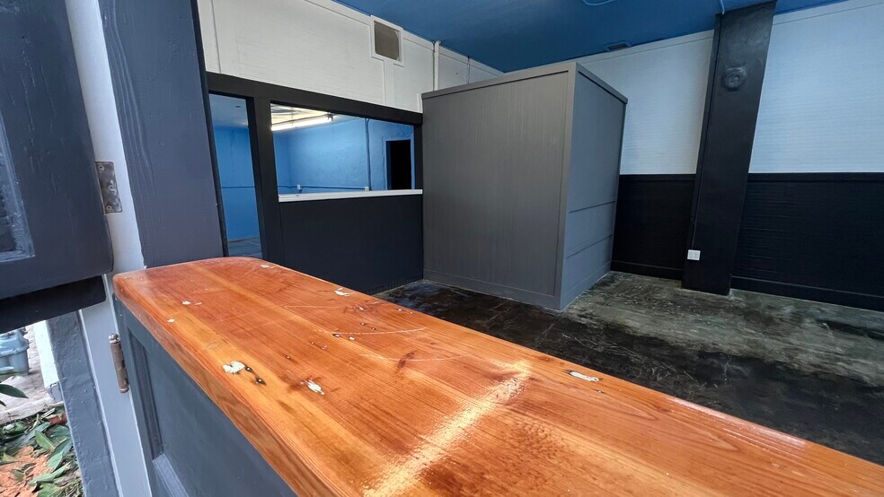 More Photos Of 155 Main St W, Monmouth Storefront For Lease