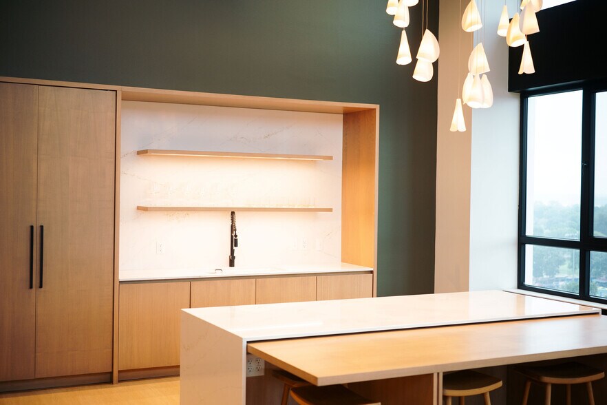 More Photos Of 849 E Washington Ave, Madison Apartments For Lease