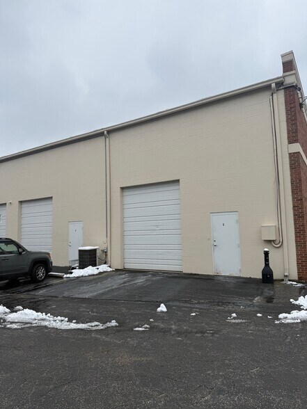 More Photos Of 11501 Plantside Dr, Louisville Light Distribution For Lease