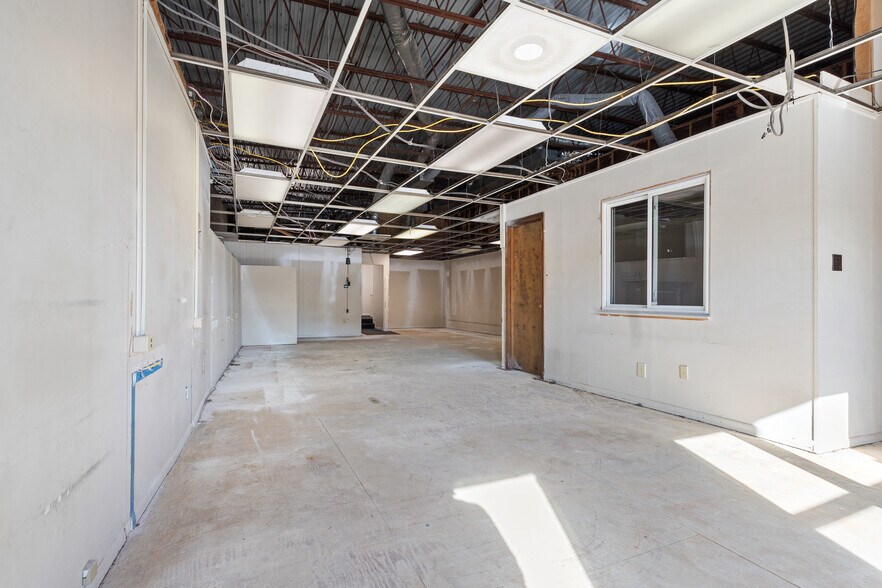 More Photos Of 1045 N Canal St, Pittsburgh Office For Sale