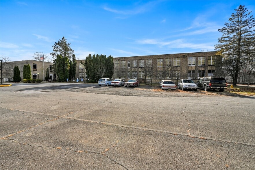 More Photos Of 15 Alliance St, New Philadelphia Rehabilitation Center For Sale