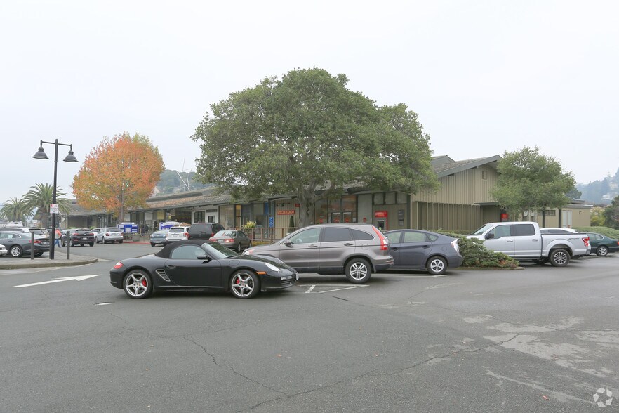 More Photos Of 1550 Tiburon Blvd, Tiburon Unknown For Lease