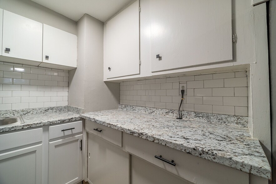 More Photos Of 16-20 W Park St, Westerville Apartments For Sale