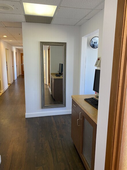 More Photos Of 1585 N Barrington Rd, Hoffman Estates Medical For Sale