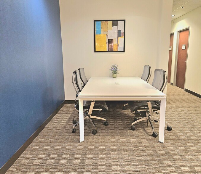 More Photos Of 9465 Counselors Row, Indianapolis Coworking Space