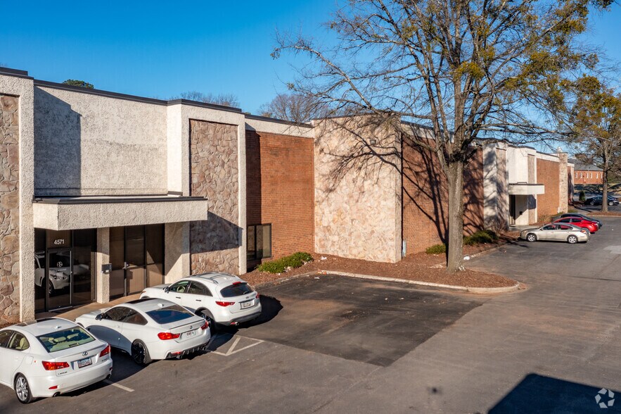 Primary Photo Of 4565-4575 Winters Chapel Rd, Atlanta Warehouse For Lease