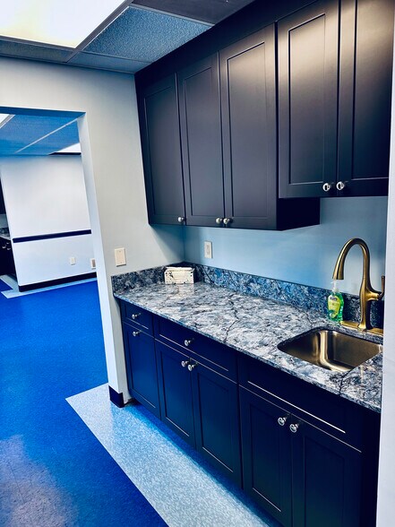 More Photos Of 700 Coventry Dr, Phillipsburg Medical For Sale