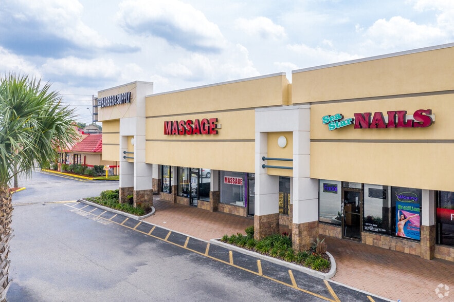 More Photos Of 3090 Aloma Ave, Winter Park Unknown For Lease