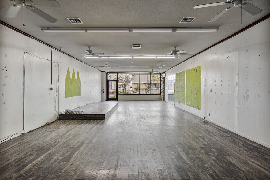 More Photos Of 13048 Hawthorne Blvd, Hawthorne Storefront For Sale