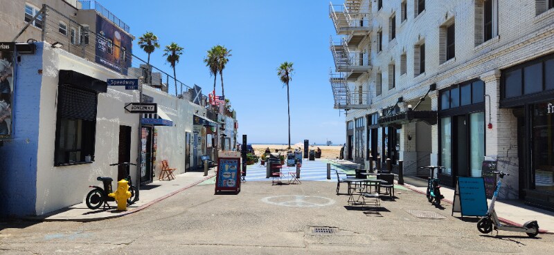 More Photos Of 1301 Ocean Front, Venice Storefront For Lease