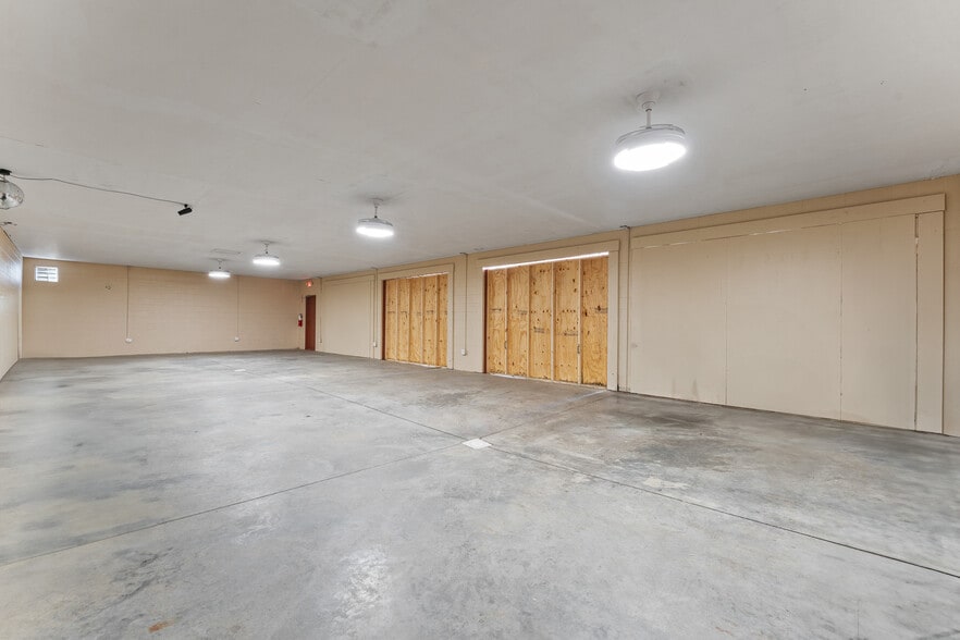 More Photos Of 237 W Main St, Williamsburg Restaurant For Sale