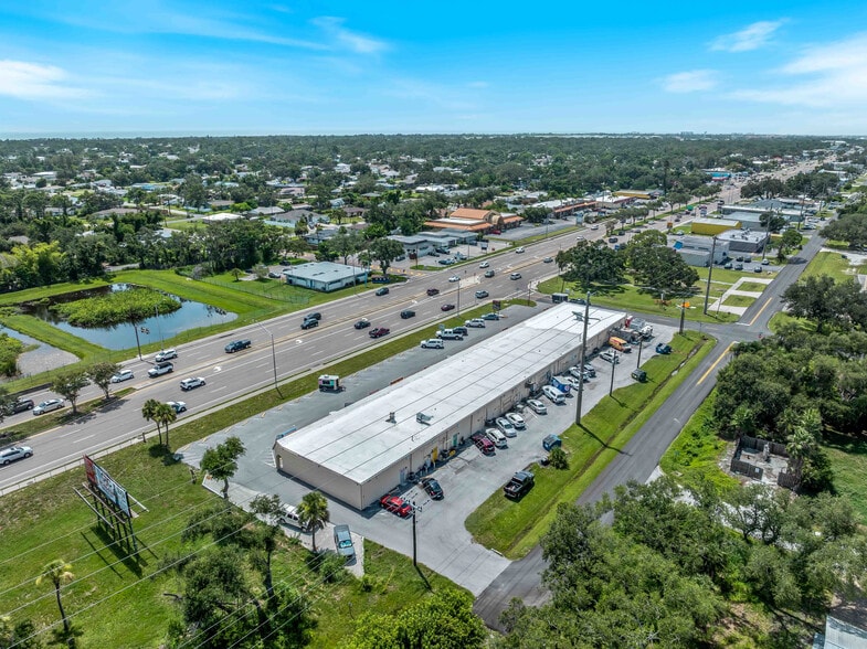 More Photos Of 2001-2049 S Tamiami Trl, Venice Storefront Retail Office For Lease