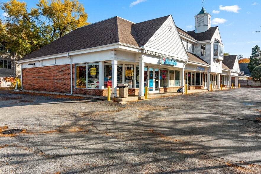 More Photos Of 328-350 Ridge Rd, Wilmette Storefront Retail Office For Sale
