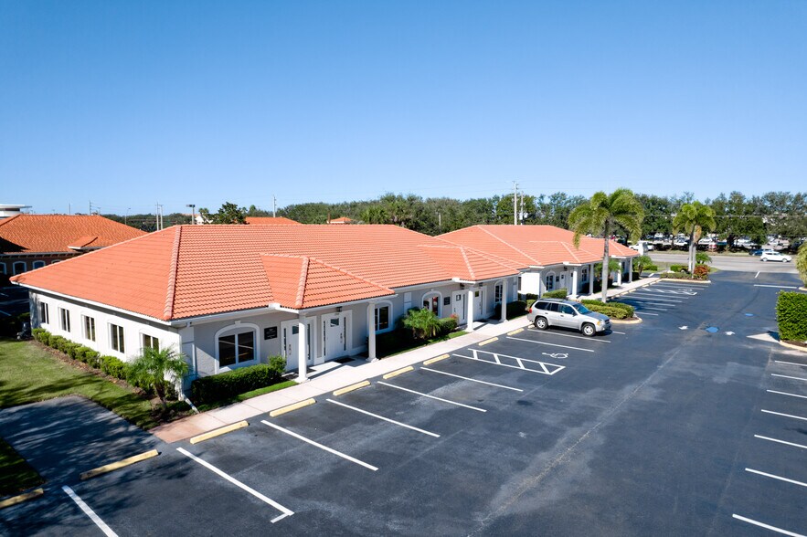 More Photos Of 2910-2914 University Pky, Sarasota Medical For Sale