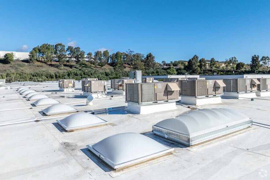 More Photos Of 45 W Easy St, Simi Valley Warehouse For Lease