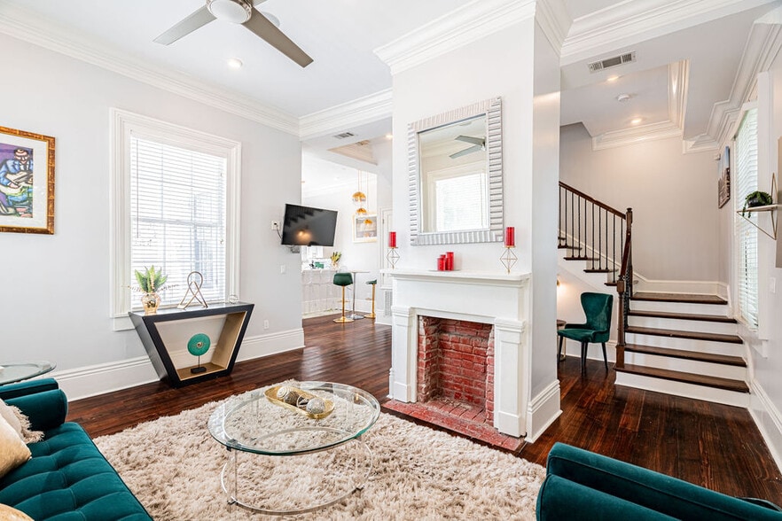 More Photos Of 1201 Baronne St, New Orleans Hotel For Sale