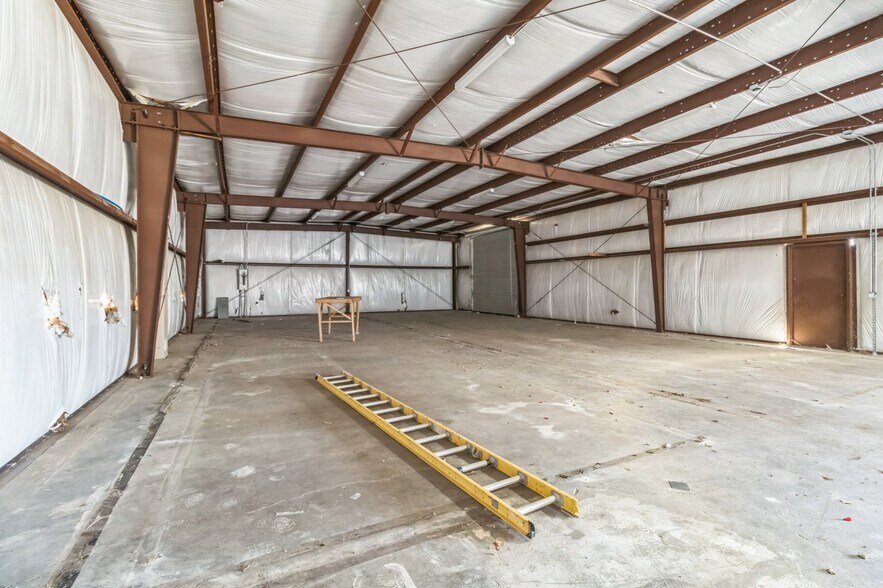 More Photos Of 17265 Darwin Ave, Hesperia Service For Lease