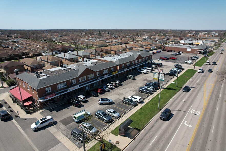 More Photos Of 7701–7757 W Lawrence Avenue, Norridge Apartments For Sale