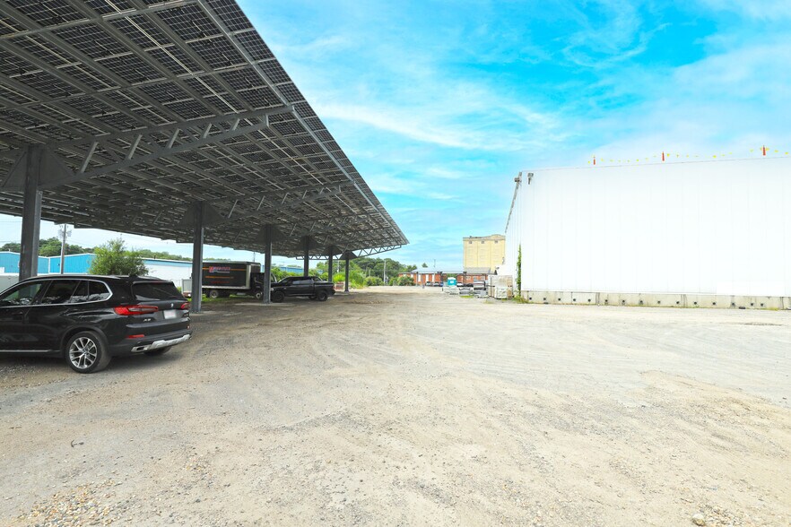 More Photos Of 376 Nash Rd, New Bedford Refrigeration Cold Storage For Sale