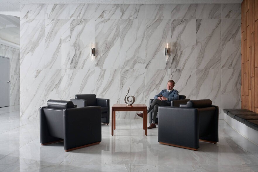 More Photos Of 615 N Upper Broadway St, Corpus Christi Office For Lease