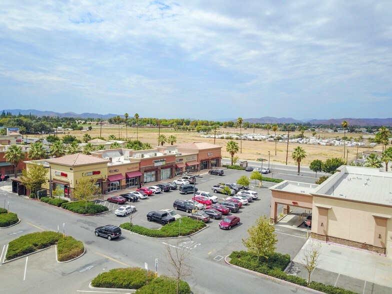 More Photos Of 1891 S San Jacinto Ave, San Jacinto Freestanding For Lease