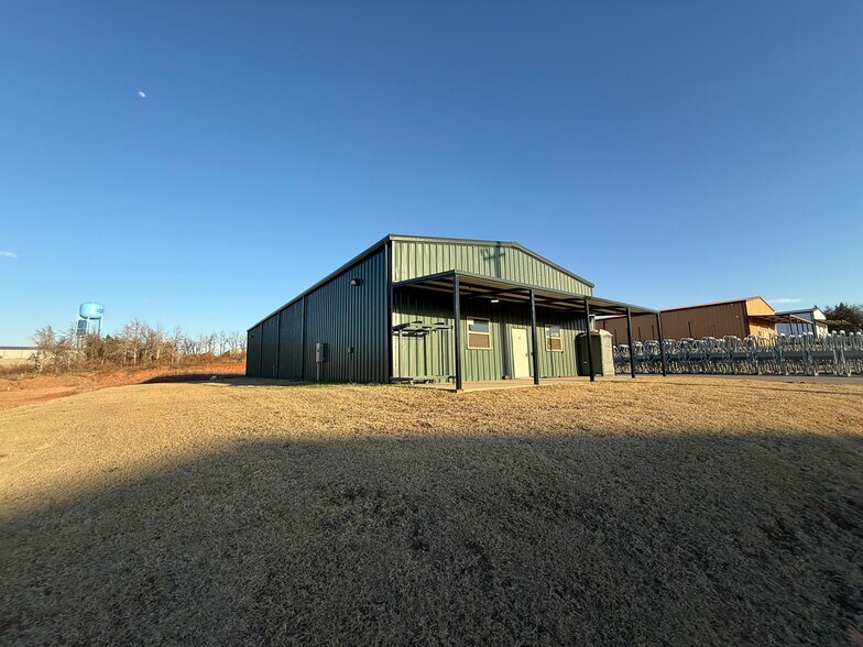 More Photos Of 11534 Maui Ln, Edmond Industrial For Sale