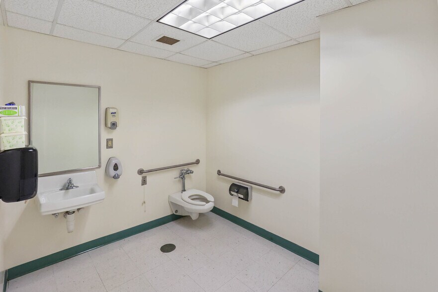 More Photos Of 651 Norwich Rd, Plainfield Schools For Sale