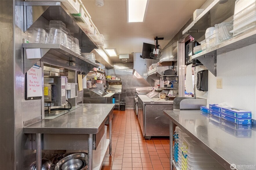 More Photos Of 805 Basin St NW, Ephrata Specialty For Sale