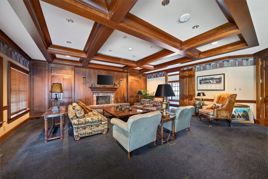 More Photos Of 1461 Highway EE, Winfield Specialty For Sale