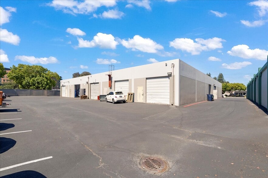 More Photos Of 290-302 Brokaw Rd, Santa Clara Warehouse For Sale