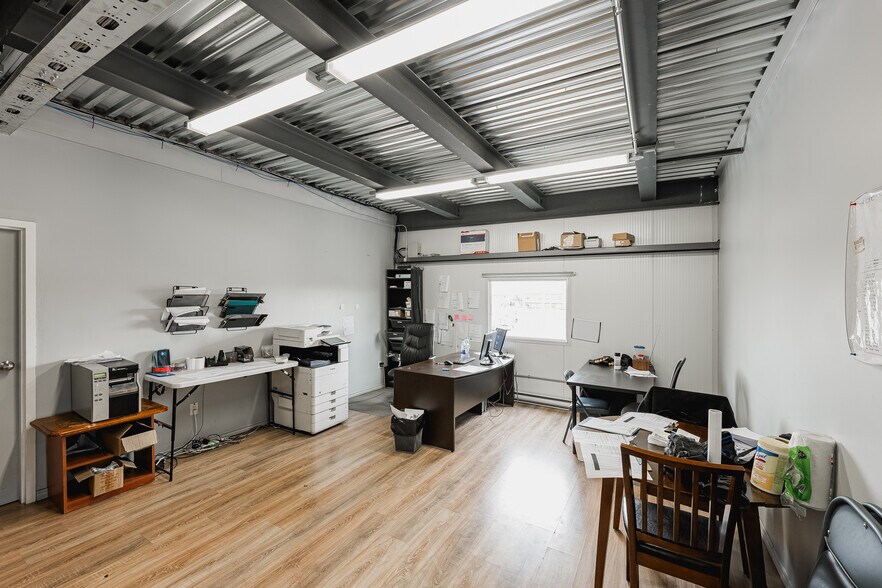 More Photos Of 395 Rue Bonin, Acton Vale Refrigeration Cold Storage For Sale