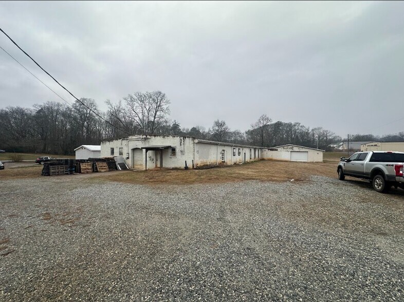Primary Photo Of 530 Sims St, Maysville Flex For Sale