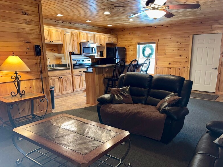 More Photos Of 32600 N State Route 44, Slate Run Hotel For Sale