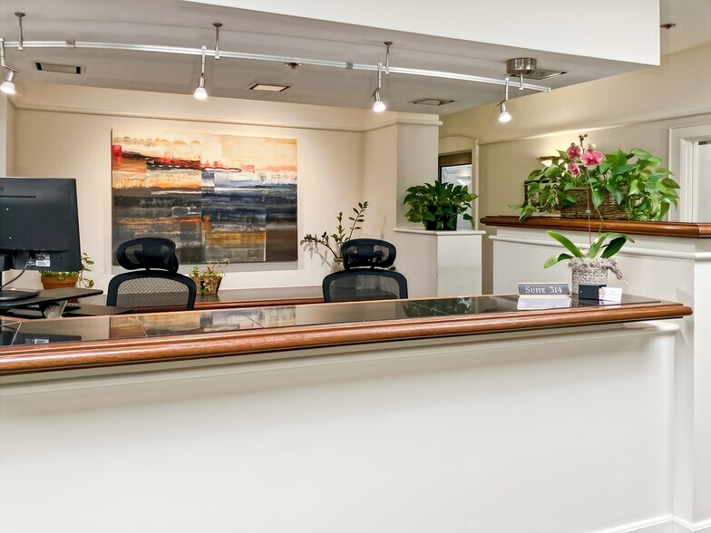 More Photos Of 1200 Pearl St, Boulder Coworking Space