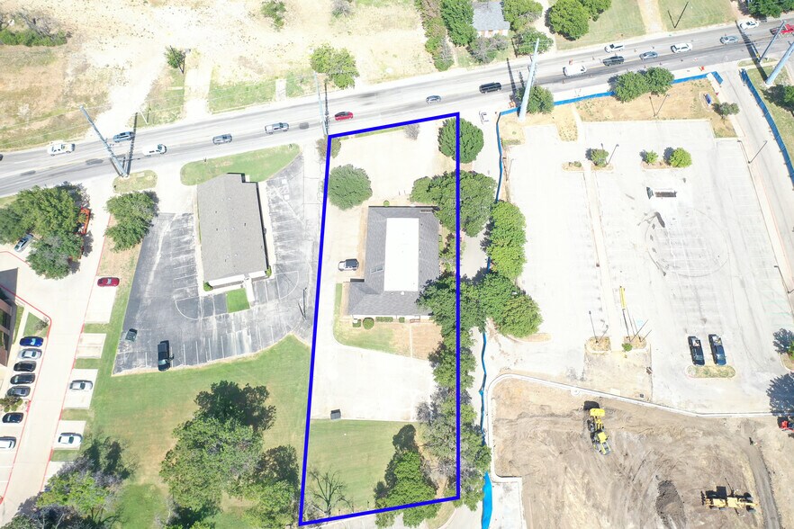 More Photos Of 319-321 Bonnie Brae St, Denton Medical For Lease