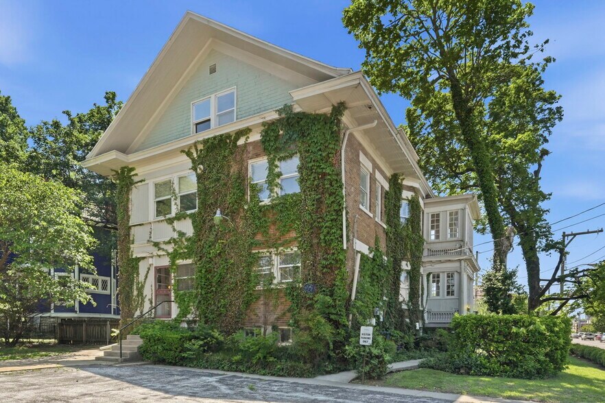 More Photos Of 1201 E Walnut St, Springfield Loft Creative Space For Sale