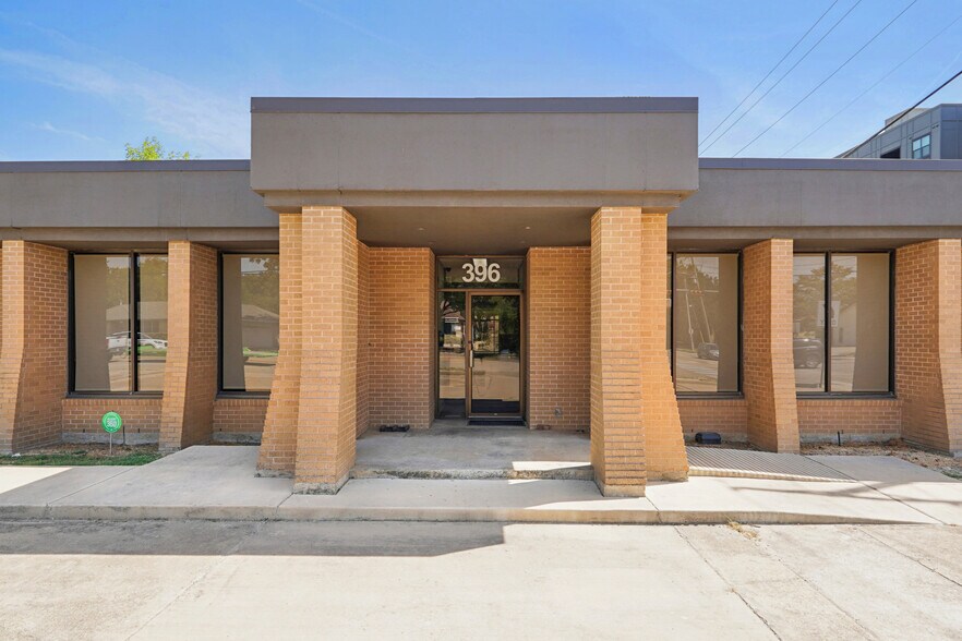 More Photos Of 396 W Main St, Lewisville Medical For Sale