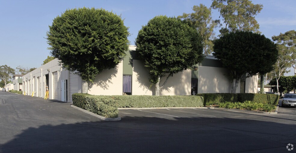 More Photos Of 3321-3335 Cerritos Ave, Los Alamitos Warehouse For Lease