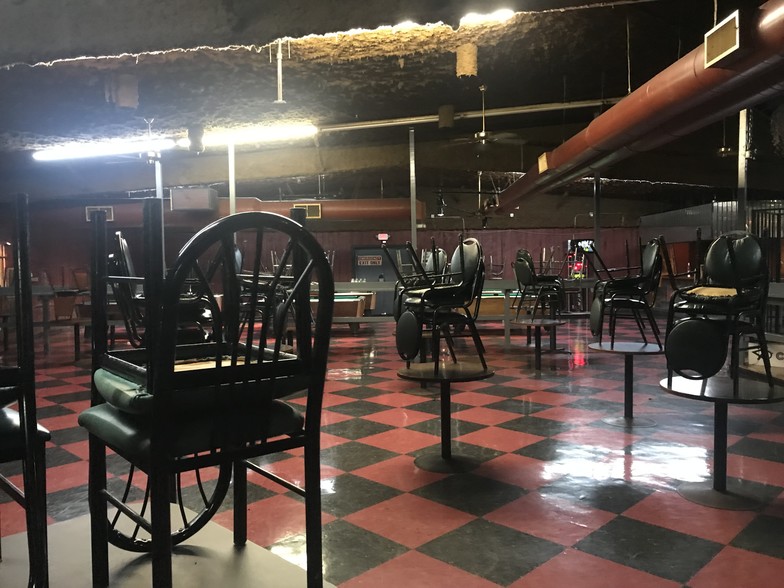 More Photos Of 108 W Birch St, Russellville Freestanding For Sale