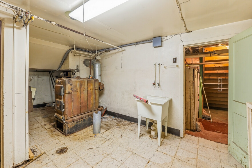 More Photos Of 181 S Main St, Markesan Office Residential For Sale