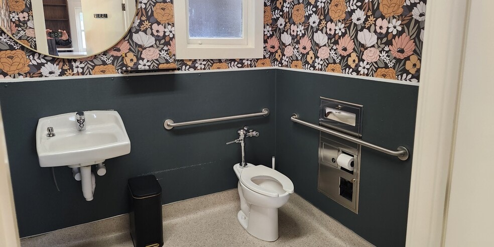 More Photos Of 72 Main St, Belvedere Tiburon Restaurant For Lease