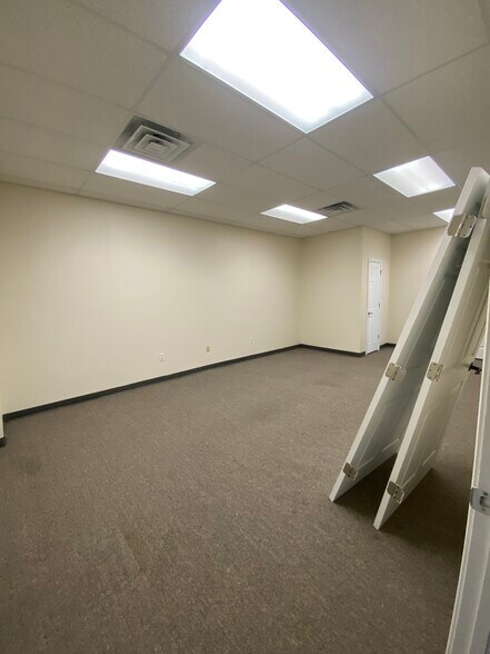 More Photos Of 214 McIver St, Sanford Office For Lease