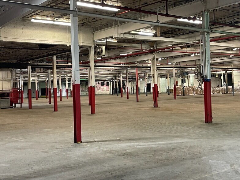 More Photos Of 3429 W 47th St, Chicago Manufacturing For Sale