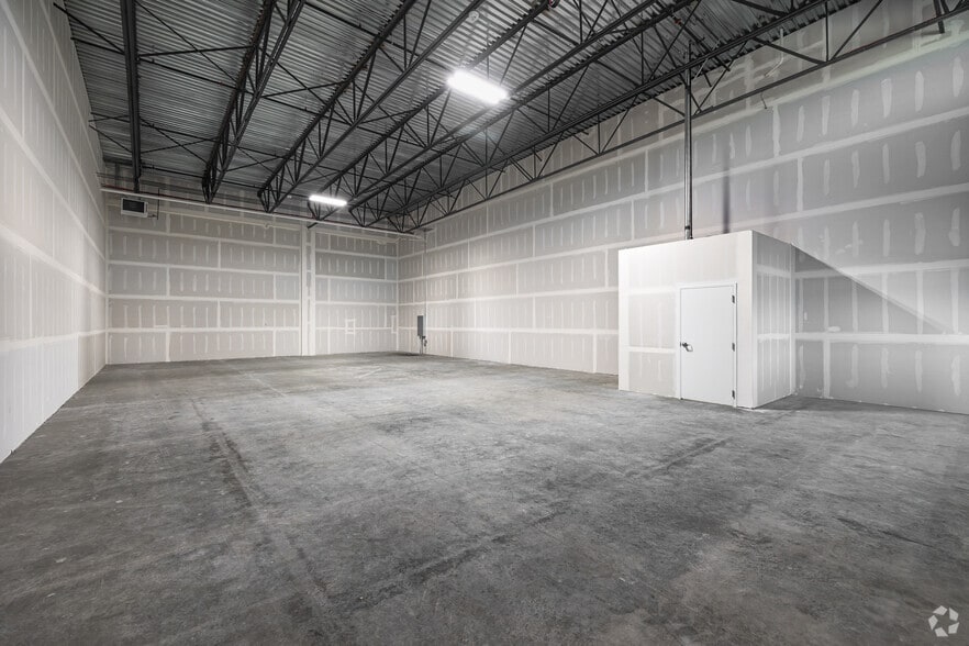 More Photos Of 5718 W 3500 South, West Valley Warehouse For Lease