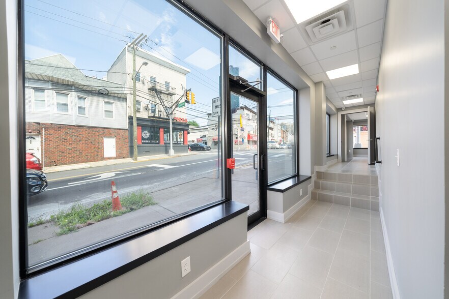 More Photos Of 845 Newark Ave, Jersey City Medical For Lease