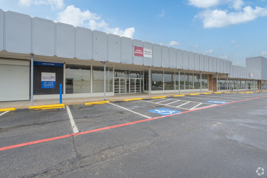 More Photos Of 8101-8155 Camp Bowie West Blvd, Fort Worth General Retail For Lease