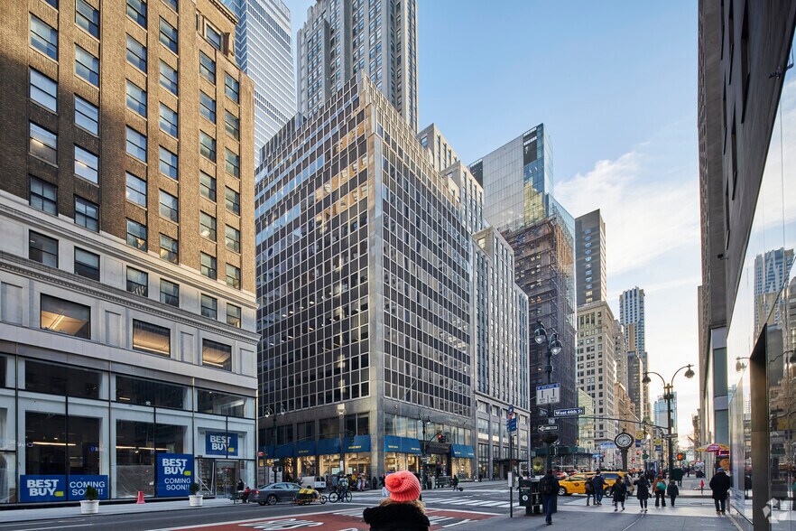 More Photos Of 529 5th Ave, New York Office For Lease