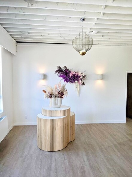 More Photos Of 8321 Willard St, Burnaby Warehouse For Lease